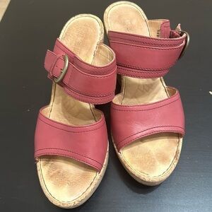 Adorable! Burgundy and cork. Leather Born Platform Sandals. Size 10